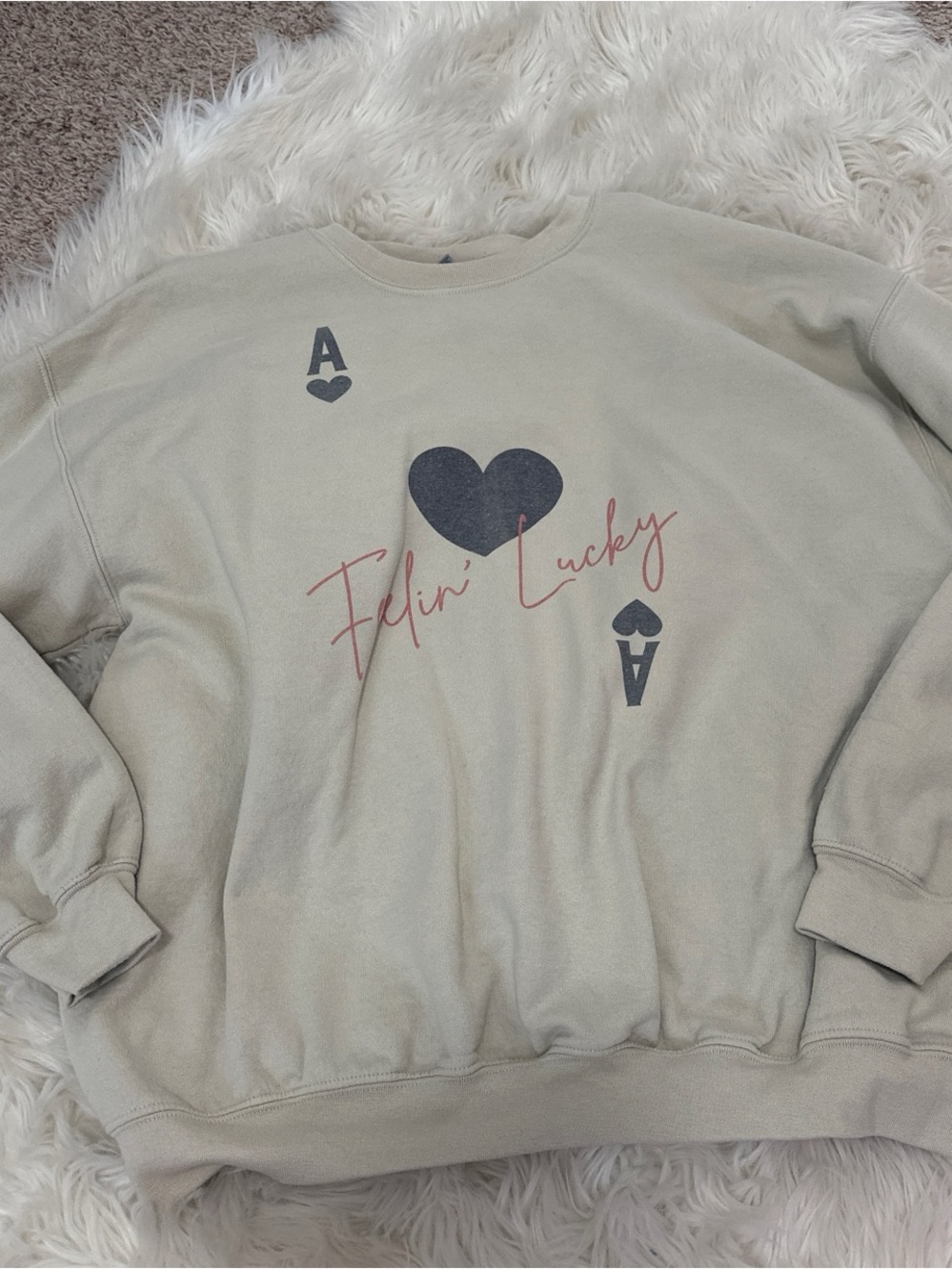 Gildan Beige Graphic 'Flrin Lucky' Crewneck Sweatshirt